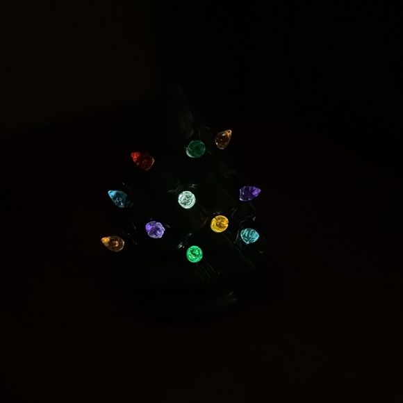 MINI VINTAGE STYLE RETRO CERAMIC LIGHTED GREEN 4" CHRISTMAS TREE - Picture 2 of 8